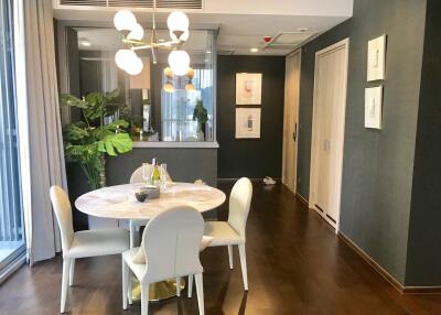 Modern dining area with round table