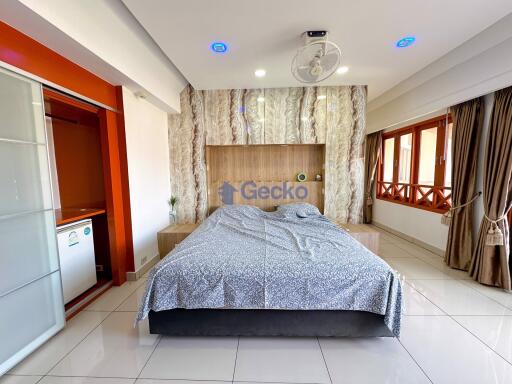 2 Bedrooms Condo in Chateau Dale Thabali Condo Jomtien C011823