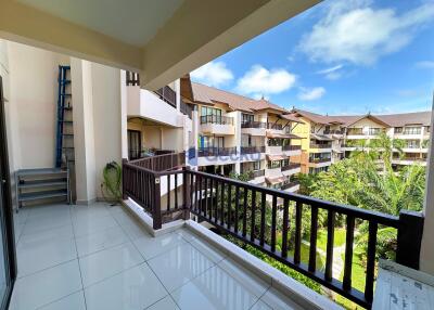 2 Bedrooms Condo in Chateau Dale Thabali Condo Jomtien C011823