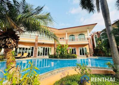 Stunning Pool Villa Resort style Fully Furnished