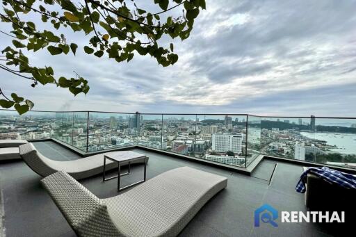 Edge Central Pattaya Luxurious Fully-Furnished