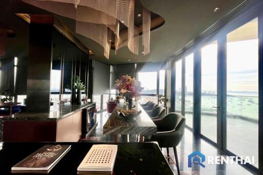 Edge Central Pattaya Luxurious Fully-Furnished