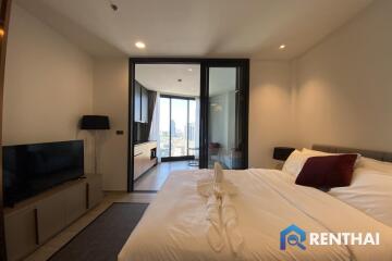 Edge Central Pattaya Luxurious Fully-Furnished