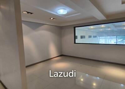 Premium Retail Space for rent in Sathorn