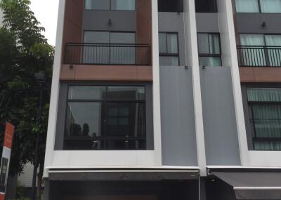 For Rent Bangkok Town House Arden Phattanakan BTS On Nut Suan Luang