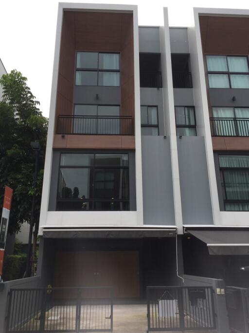 For Rent Bangkok Town House Arden Phattanakan BTS On Nut Suan Luang