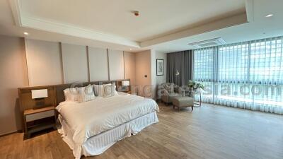 3 Bedrooms Modern Furnished Apartment Sukhumvit 63, Ekkamai