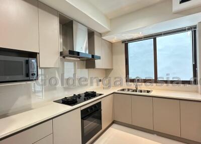 3 Bedrooms Modern Furnished Apartment Sukhumvit 63, Ekkamai