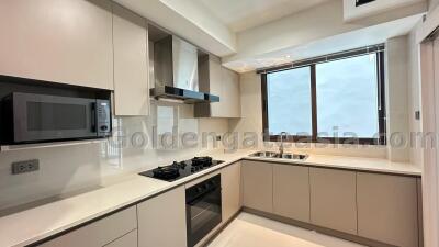 3 Bedrooms Modern Furnished Apartment Sukhumvit 63, Ekkamai