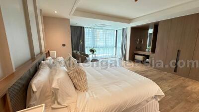 3 Bedrooms Modern Furnished Apartment Sukhumvit 63, Ekkamai