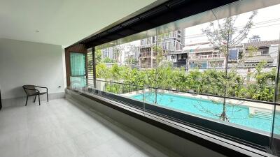 3 Bedrooms Modern Furnished Apartment Sukhumvit 63, Ekkamai