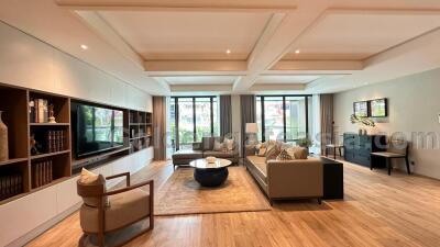 3 Bedrooms Modern Furnished Apartment Sukhumvit 63, Ekkamai