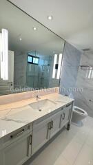 3 Bedrooms Modern Furnished Apartment Sukhumvit 63, Ekkamai