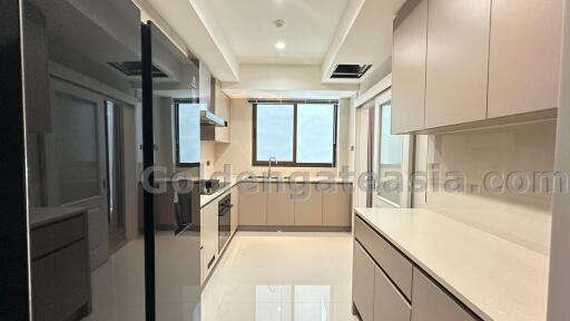 3 Bedrooms Modern Furnished Apartment Sukhumvit 63, Ekkamai