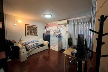 Spacious 3-Bedroom Condo Just 5 Minutes from BTS Nana - Prime Location!