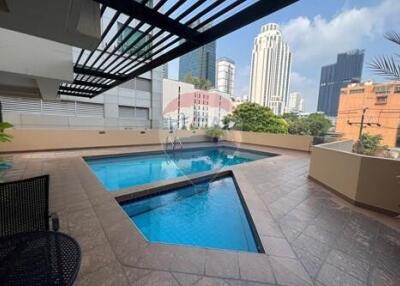 Spacious 3-Bedroom Condo Just 5 Minutes from BTS Nana - Prime Location!