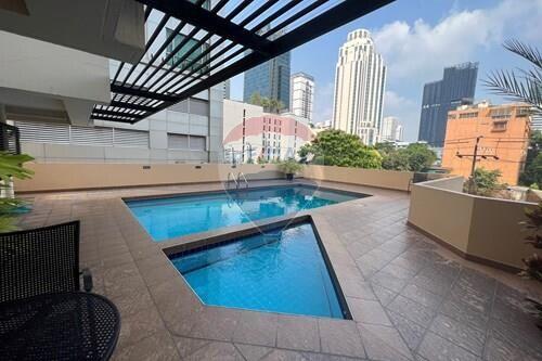 Spacious 3-Bedroom Condo Just 5 Minutes from BTS Nana - Prime Location!