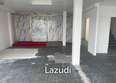 Commercial Building for rent in Onnut