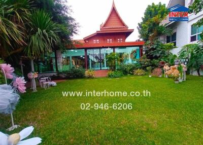 Beautiful house with traditional architecture and well-kept garden