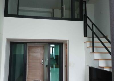 Living room with modern design and a mezzanine level