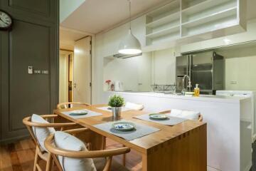 Modern kitchen with dining area