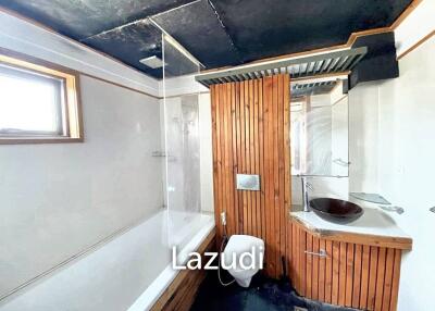 2 Bed 2 Bath 96 SQ.M Baan Onnut Condominium