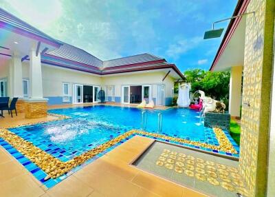 Beautiful pool villa in Huay Yai for Sale