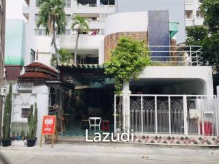 5 Bed 4 Bath 2 Storeys House Near Soi Ari