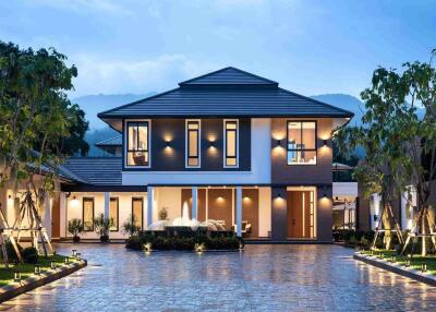 New Luxury 5 Bedroom Pool Villa in The City