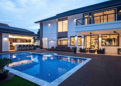 868 Sqm., 5 Beds, 7 Baths House listed for ฿ 88,875,000.