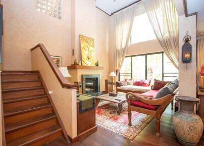 Luxury 3 Bedroom Duplex for Sale : Huan Por Liang