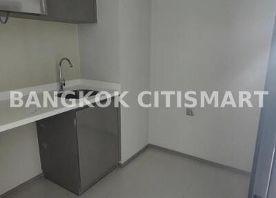 Condo at Life Asoke-Rama 9 for rent