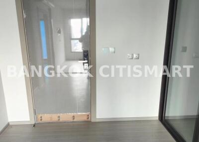 Condo at Life Asoke-Rama 9 for rent