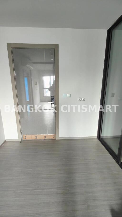 Condo at Life Asoke-Rama 9 for rent