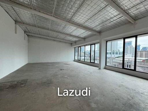 New Commercial Building for sale in Makkasan