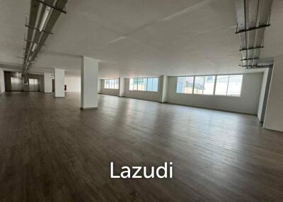 New Commercial Building for sale in Makkasan