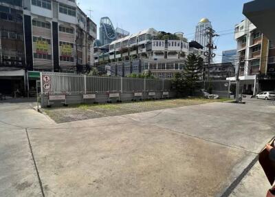 New Commercial Building for sale in Makkasan