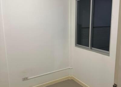 Empty room with window