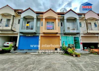 Front view of a townhouse