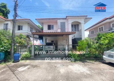 Two-story detached house exterior