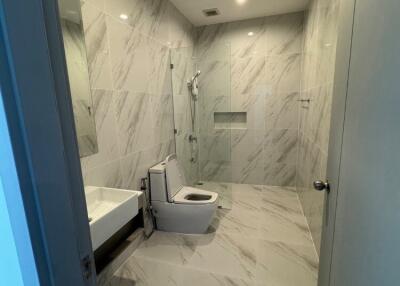 Modern bathroom with marble tiles