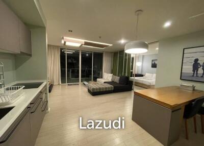 WAN VAYLA : Luxurious 2 Bed Condo with Pool Access