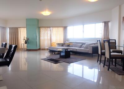 2 bedroom Condo in Markland Pattaya