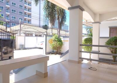 3 bedroom House in Adare Gardens 1 Jomtien