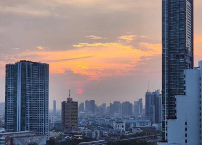 2 Bedroom Penthouse Condo For Rent in State Tower, Bang Rak, Bangkok