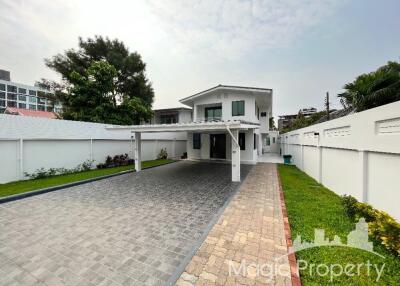 4 Bedroom House for Rent in Phahonyothin Soi 9, Phaya Thai, Bangkok