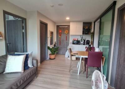 2-BR Condo at Metro Luxe Rose Gold Phahol - Sutthisan near BTS Saphan Khwai