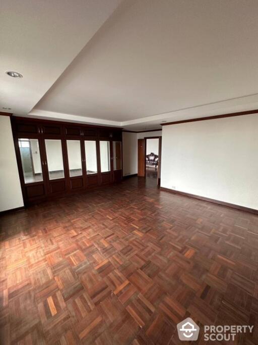 3-BR Condo at The Habitat Sukhumvit 53 Condominium near BTS Thong Lor