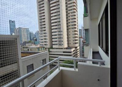 2-BR Condo at Saranjai Mansion Condominium near BTS Nana