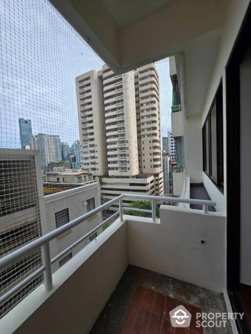 2-BR Condo at Saranjai Mansion Condominium near BTS Nana